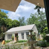 บรรยากาศ ผลิ : phli cafe x khaosoi -