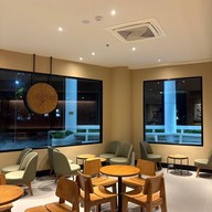 บรรยากาศ Starbucks มหาวิทยาลัยเทคโนโลยีพระจอมเกล้าธนบุรี