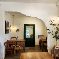 บรรยากาศ ผลิ : phli cafe x khaosoi -