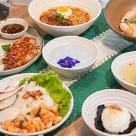 Chim charm (ก๋วยเตี๋ยวปลาคาเฟ่) พัทยา