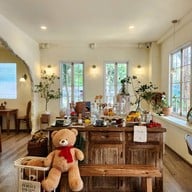 บรรยากาศ ผลิ : phli cafe x khaosoi -