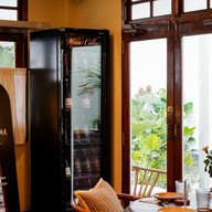 ปูนแดงแกงร้อน Thai Cuisine สาทร