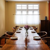 ปูนแดงแกงร้อน Thai Cuisine สาทร