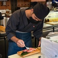 MAGURO Sushi เอสพลานาด รัชดาภิเษก