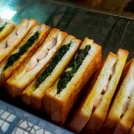 บ้านหอม ขนมโตเกียว&ฟู้ดส์