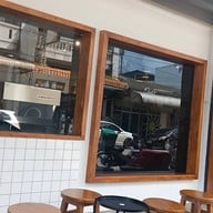 ดีเอ็มจี คอฟฟี่ คาเฟ่ (DMG coffee&cafe)