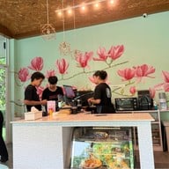 Jungle De Woof Cafe