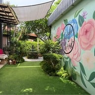 Jungle De Woof Cafe