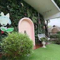 Jungle De Woof Cafe