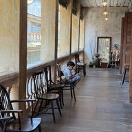 หลานเอก คอฟฟี่เฮาส์ Yomjinda