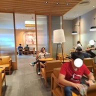 บรรยากาศ Starbucks Central Ladprao