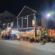 ไผ่ Betong ผัดไทยใบตอง&หอยทอด (นางงาม)