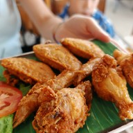 เมนูของร้าน ครัวเจ๊นงค์ซีฟู้ด