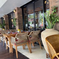 Rosso Vivo Dine & Lounge