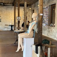 หลานเอก คอฟฟี่เฮาส์ Yomjinda