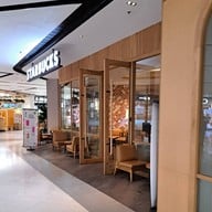 หน้าร้าน Starbucks Central Ladprao