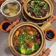 Pot Master Canton ClayPot Rice 煲师傅老广煲仔饭 วัน แบงค็อก
