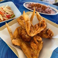 เมนูของร้าน ส้มตำชนะจน (ส้มตำพี่นก)