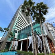 Twinkle pool bar @ Cape Dara