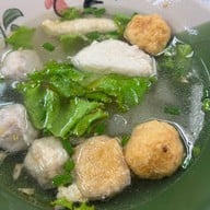 ก๋วยเตี๋ยวแคะ สุชาดา(จู)วรจักร (คลองถม) คลองถม