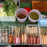 ลูกชิ้นปิ้ง_น้ำผลไม้ปั่น