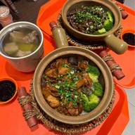 Pot Master Canton ClayPot Rice 煲师傅老广煲仔饭 วัน แบงค็อก