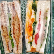 ร้านแชนวิชอร่อยเฉย หมู่บ้านเรือนตะวัน