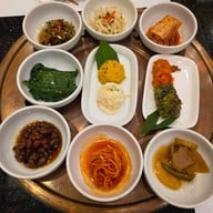 Korean spoon (  เดอะ คลิสตัล เอกมัย รามอินทรา)