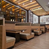 Korean spoon (  เดอะ คลิสตัล เอกมัย รามอินทรา)