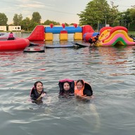 เฌอ-บุรี โฮมสเตย์