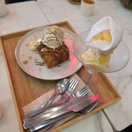 เมนูของร้าน Newtro Cafe กาแฟ ขนมหวาน โทสต์ เค้ก อาหารเช้า บรรทัดทอง