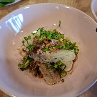 ก๋วยเตี๋ยวเรืออยุธยาเจ๊จุ๋ม พระยาสุเรนทร์