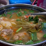 เฌอ-บุรี โฮมสเตย์