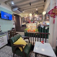 บรรยากาศ Newtro Cafe กาแฟ ขนมหวาน โทสต์ เค้ก อาหารเช้า บรรทัดทอง