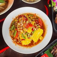 ก๋วยเตี๋ยว ป่าในกรุง (อาหารไทยโบราณ อีสาน ปลากระพงทอดน้ำปลา  ปลาเนื้ออ่อน  ปลาคัง ปลาแม่น้ำ)