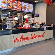 บรรยากาศ KFC ปตท. ซอยมังกร