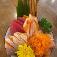 Nari Buffet & Japanese Restaurant