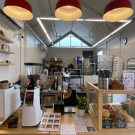 Lat & Loaf Cafe