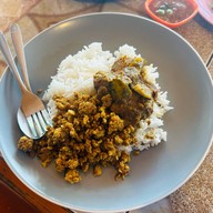 ข้าวแกงปักษ์ใต้ แม่เดือน