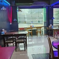 บรรยากาศ ผัดไทยไฟทะลุ ถนนดินสอ