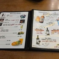 เมนู ผัดไทยไฟทะลุ ถนนดินสอ