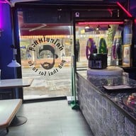 บรรยากาศ ผัดไทยไฟทะลุ ถนนดินสอ