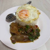 ลุงหวังกะเพราพ่นไฟ สามย่าน