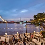 ร้านโอยั๊วะริเวอร์เทอเรส สะพานพระราม7