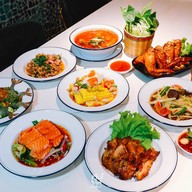 ฅนช่างยำ by กั้งบ้านเพ สาขาทองหล่อ ทองหล่อ ซอย 13