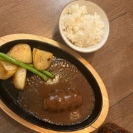 Hey's Burg สามย่าน