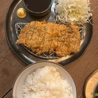 Hey's Burg สามย่าน