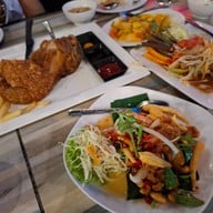 ร้านโอยั๊วะริเวอร์เทอเรส สะพานพระราม7