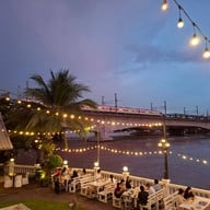 ร้านโอยั๊วะริเวอร์เทอเรส สะพานพระราม7