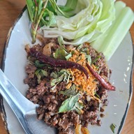 ต๊ะต่อนยอน อาหารเหนือ นวลจันทร์